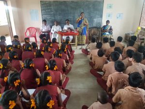 Tmt. Tamilarasi HR Specialist addressing the students