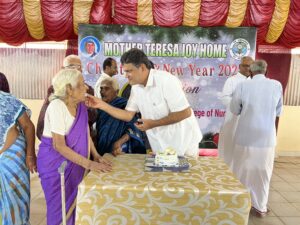 Chrsitmas Cake Cutting